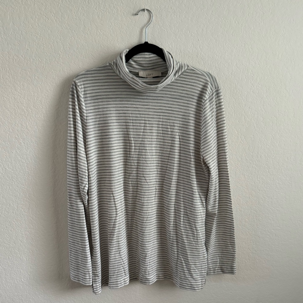 Loft white and grey striped turtle neck sweater size large